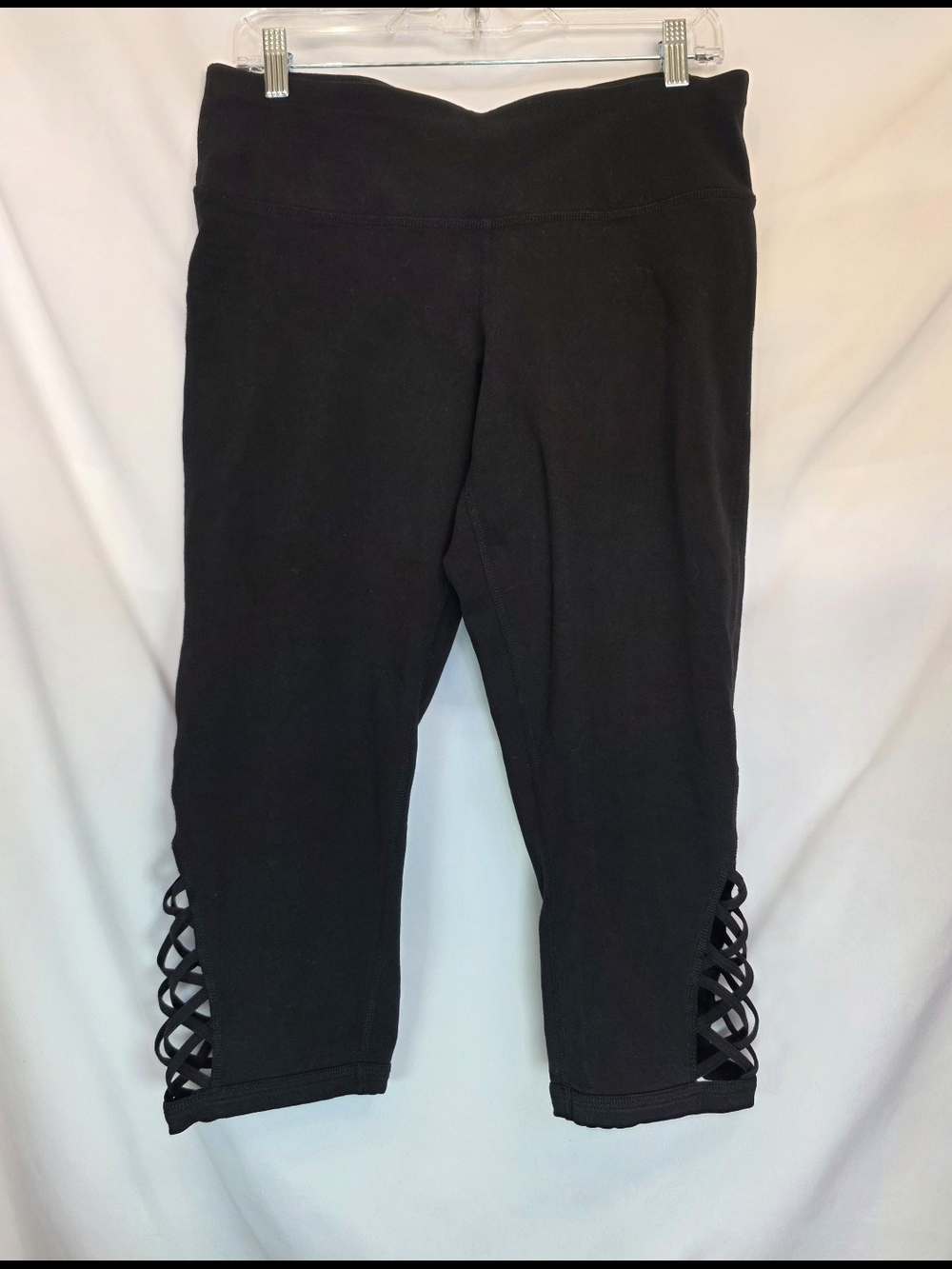 Ideology Women’s Athleisure Black Capri Leggings Lattice Hem Cotton/Spandex L